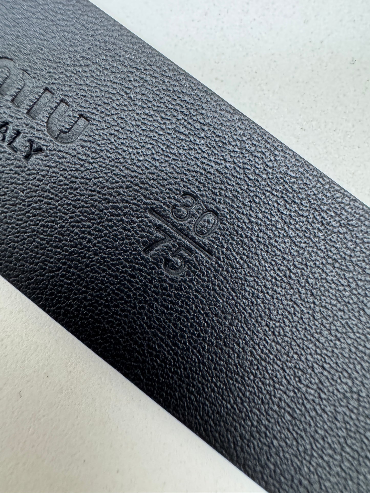 MIU MIU 鏤空扣皮帶