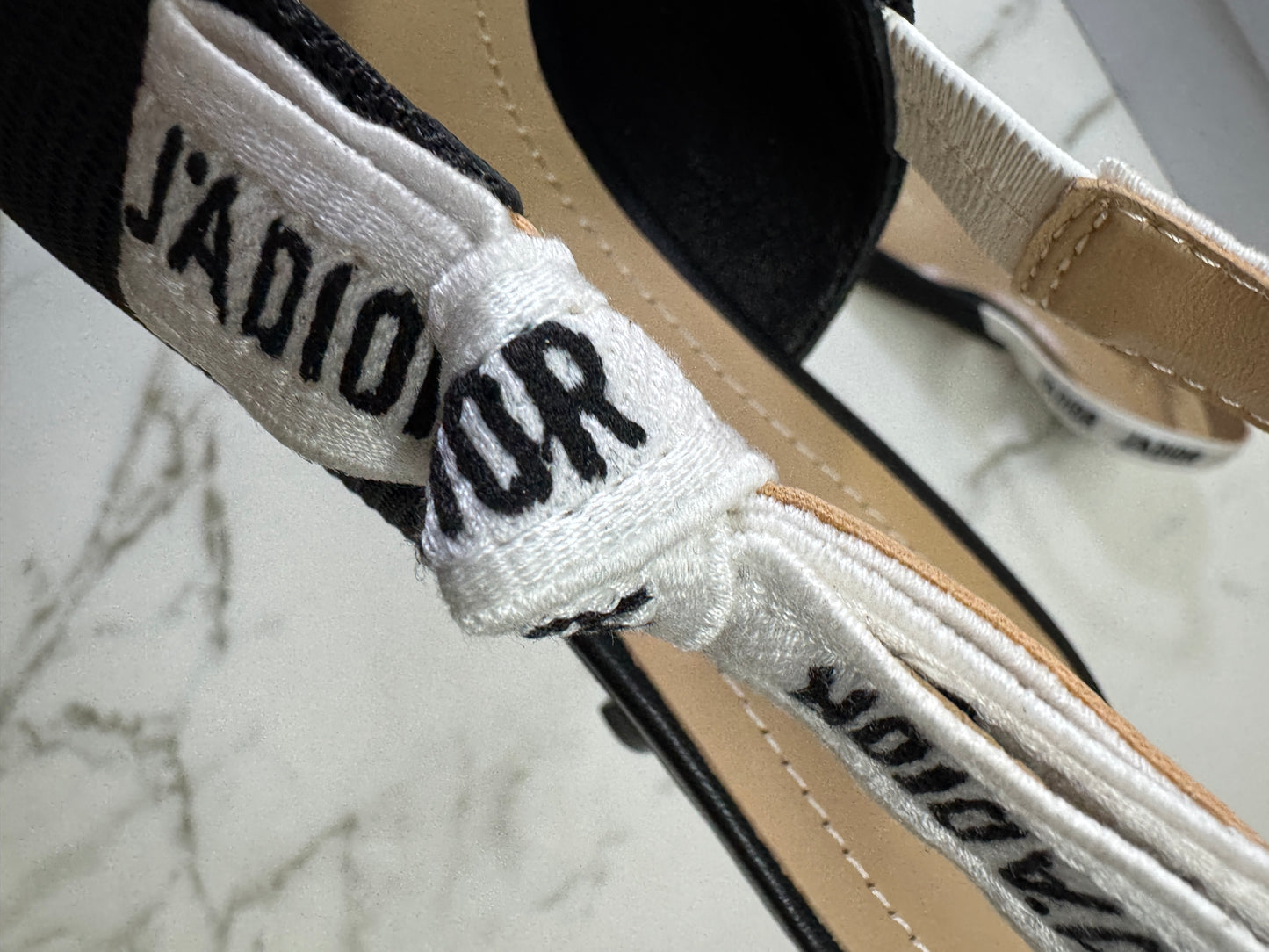 DIOR J'adior 科技布貓跟鞋