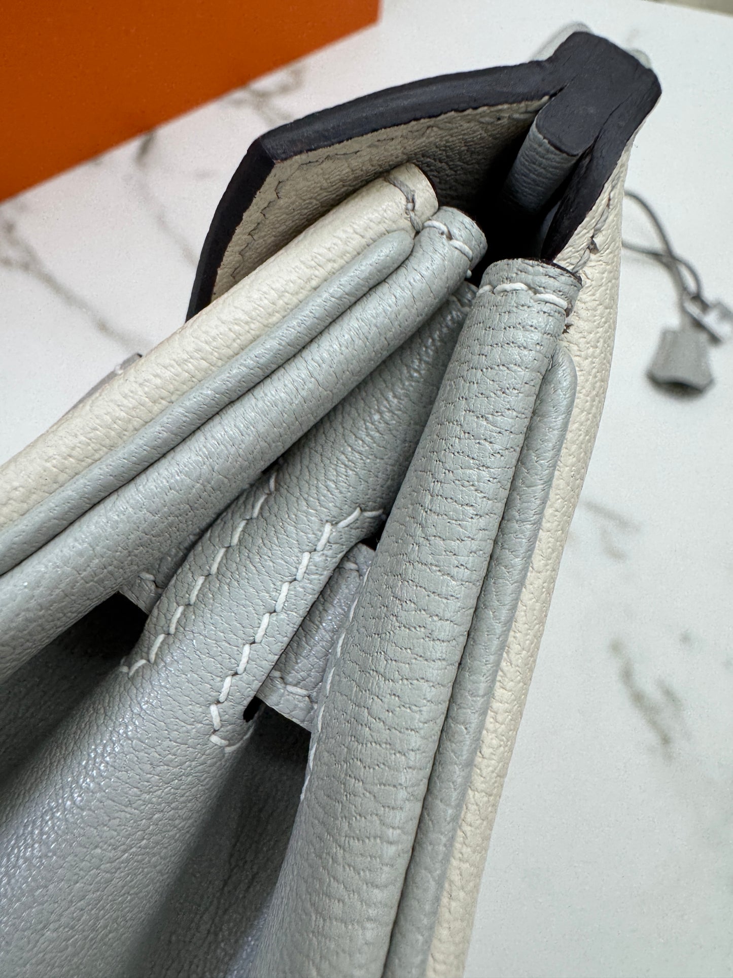 HERMES Birkin 30 SO 珍珠灰拼奶昔白山羊皮 拉絲銀扣 Chevre Mysore Gris Pearl x Craie