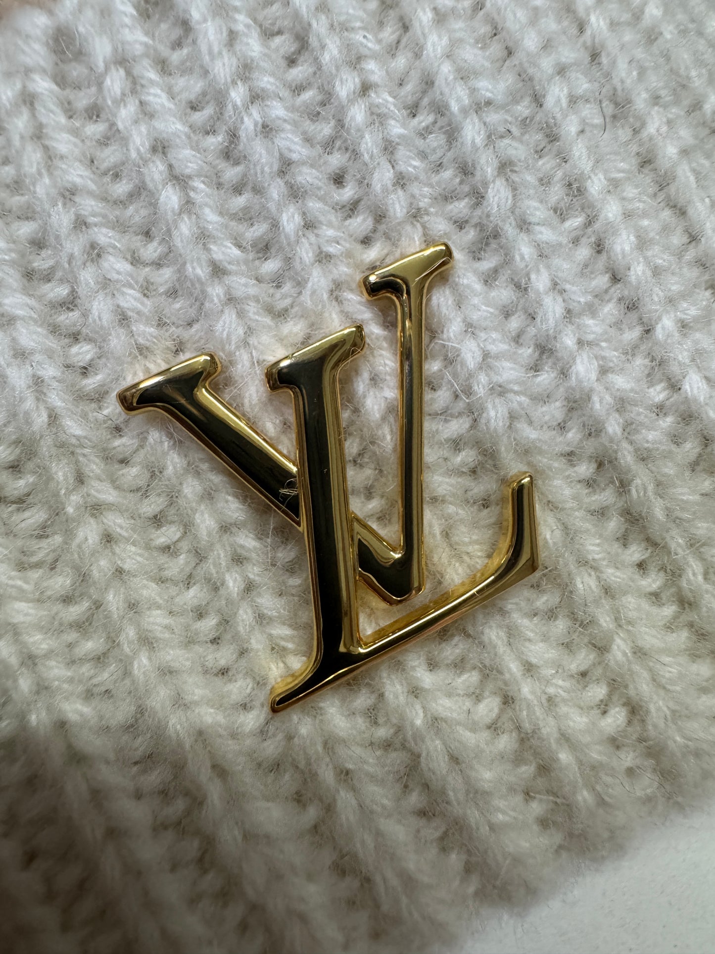 LV 狐狸毛球冷帽 奶茶色