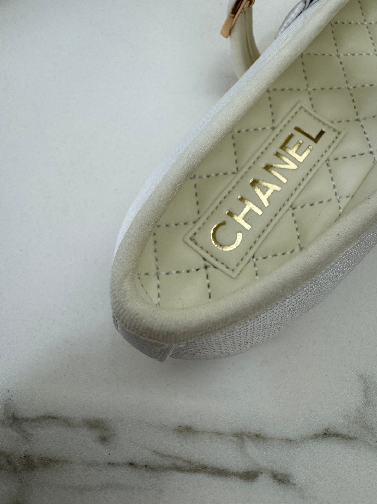 CHANEL 24S Mary Jane 芭蕾舞鞋 白色娟布