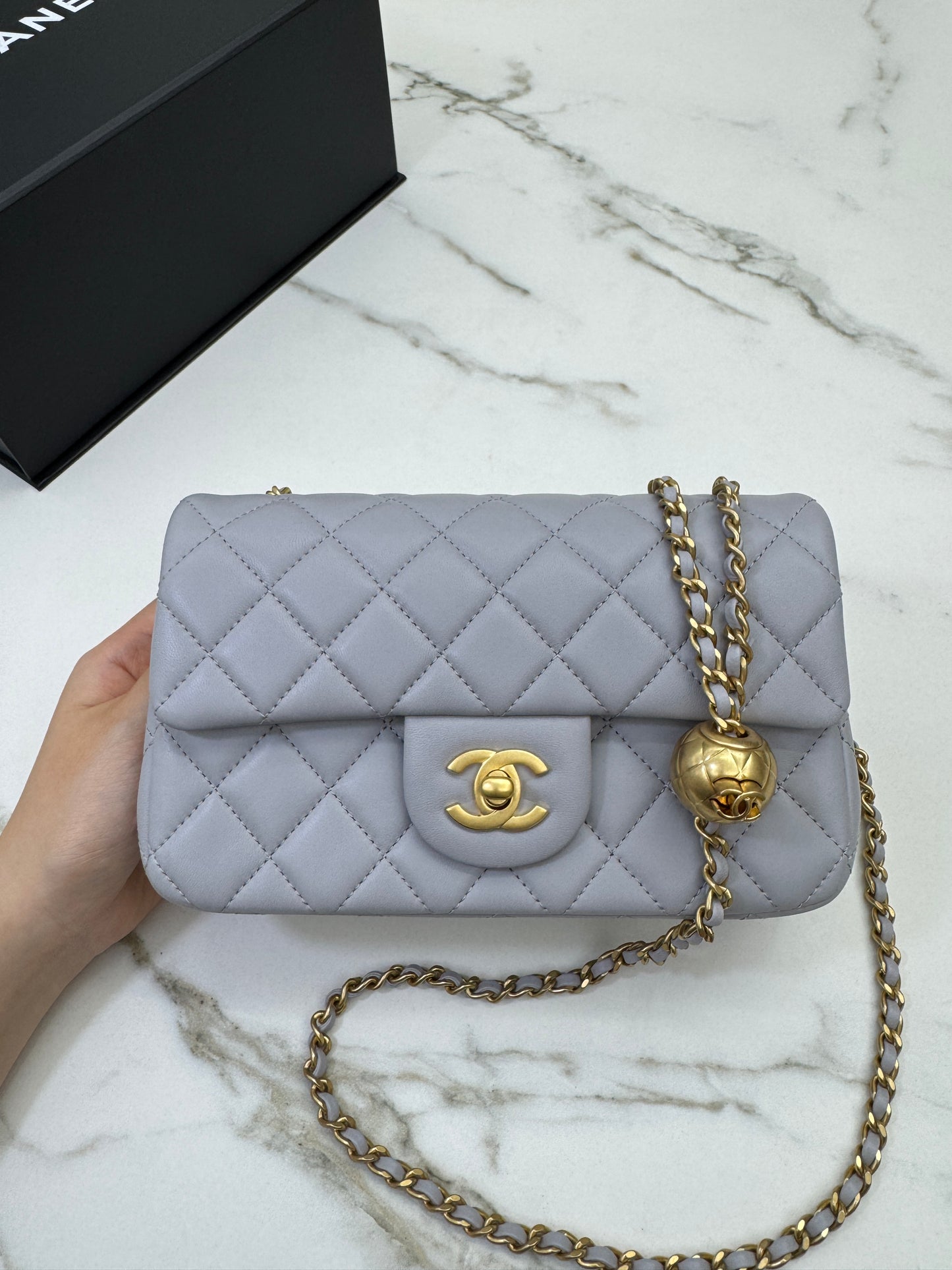 CHANEL Mini CF20 金球 淺灰色