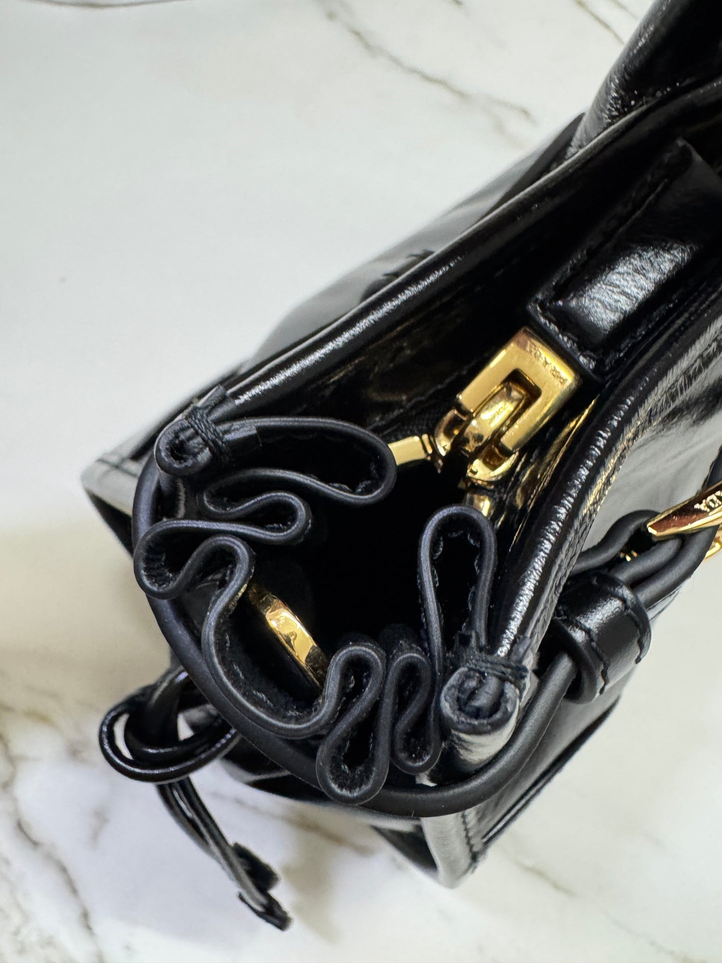 PRADA Soft Lux 中號 黑色