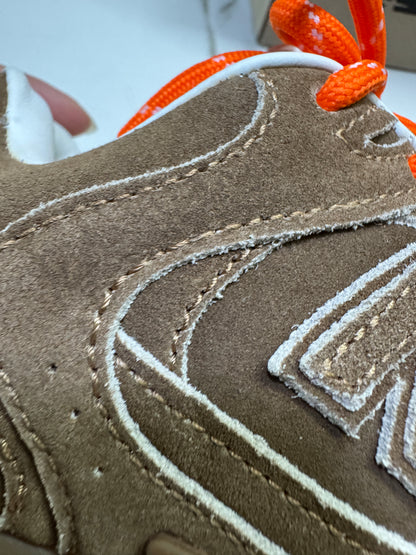 MIU MIU x NEW BALANCE 棕色猄皮軟底運動鞋