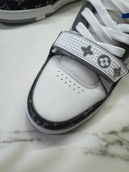LV Trainer 25年灰牛仔