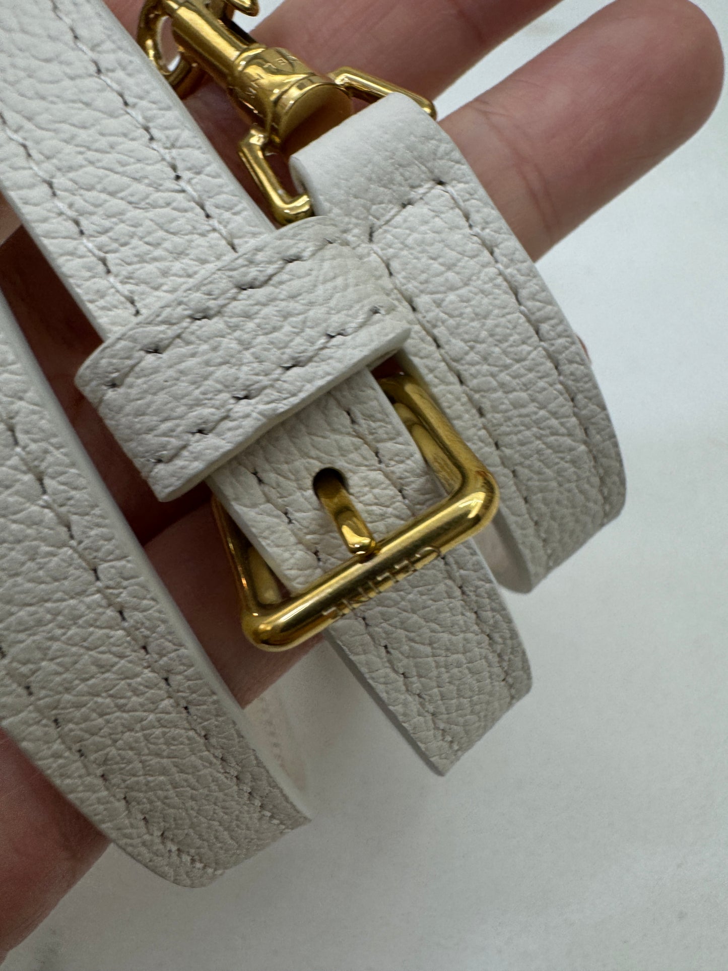 CELINE Teen Lulu 白色