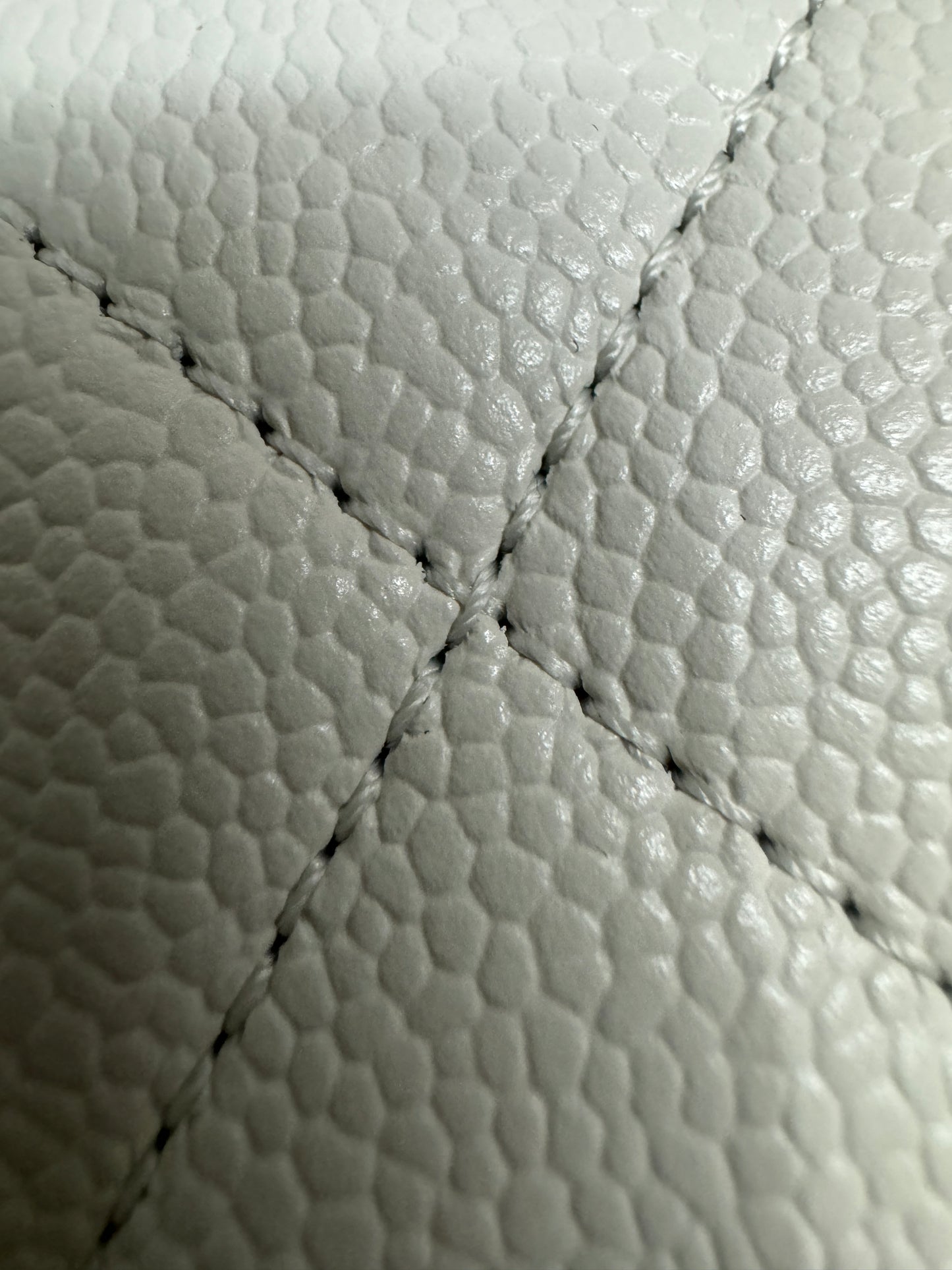 CHANEL 24P 愛心金球 白色 20cm 中號