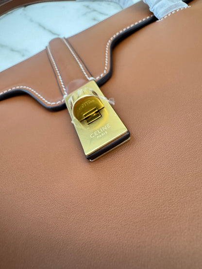 CELINE Soft 16 Medium 棕色