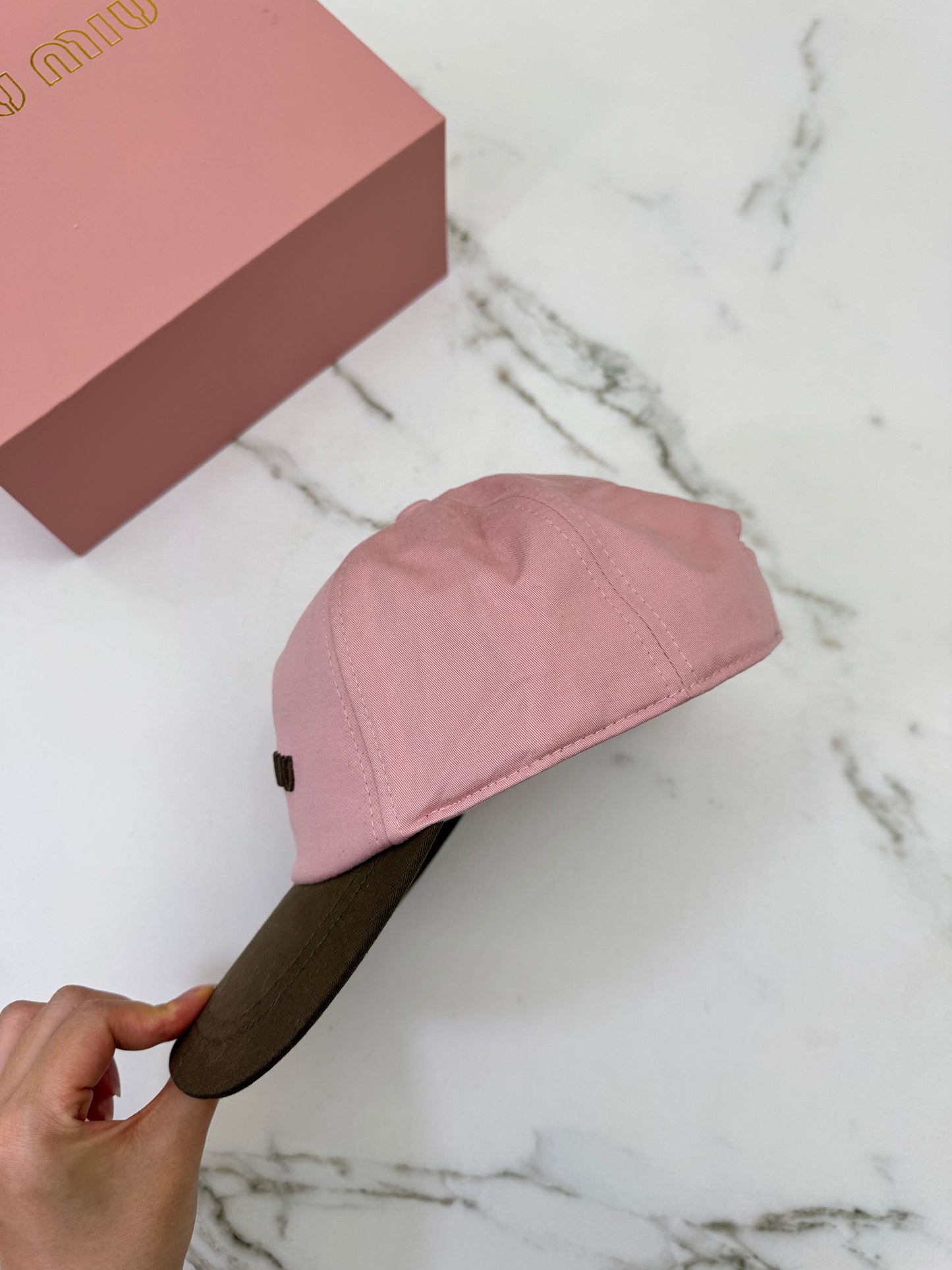 MIU MIU 鴨舌帽 粉紅拼咖啡色￼