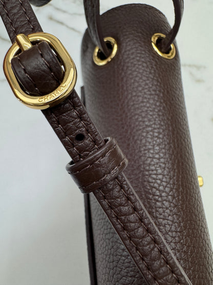 CHANEL Mini Maxi Flap 巧克力色