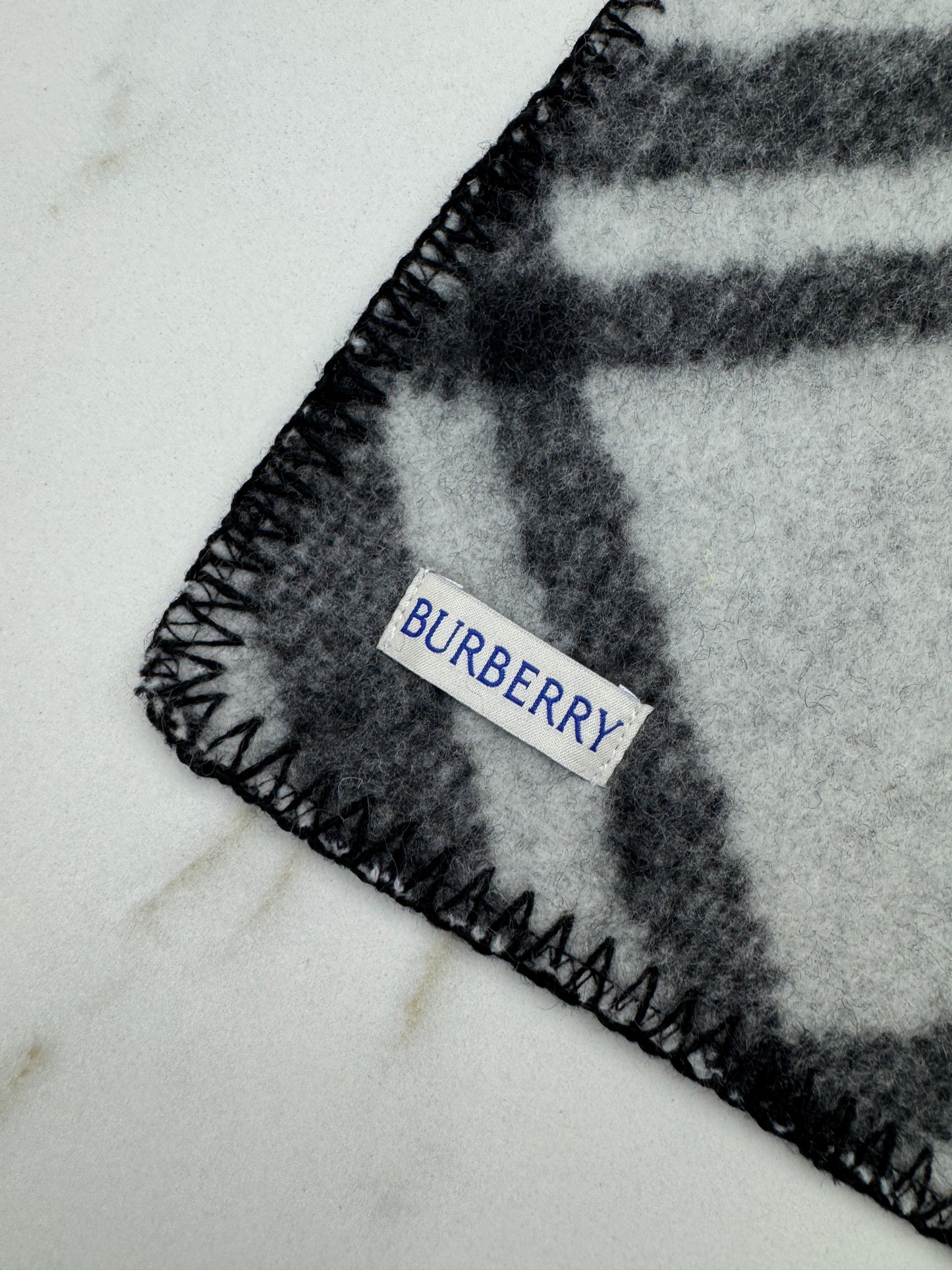 BURBERRY Check Wool Scarf 黑白色