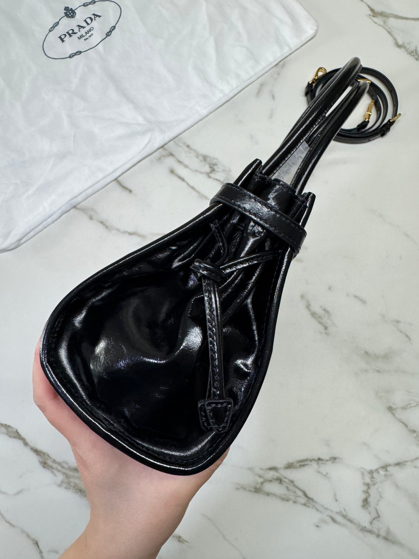 PRADA Soft Lux 中號 黑色