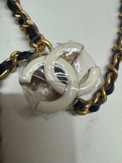 CHANEL woc 24A 琺瑯調節扣 羊皮 黑