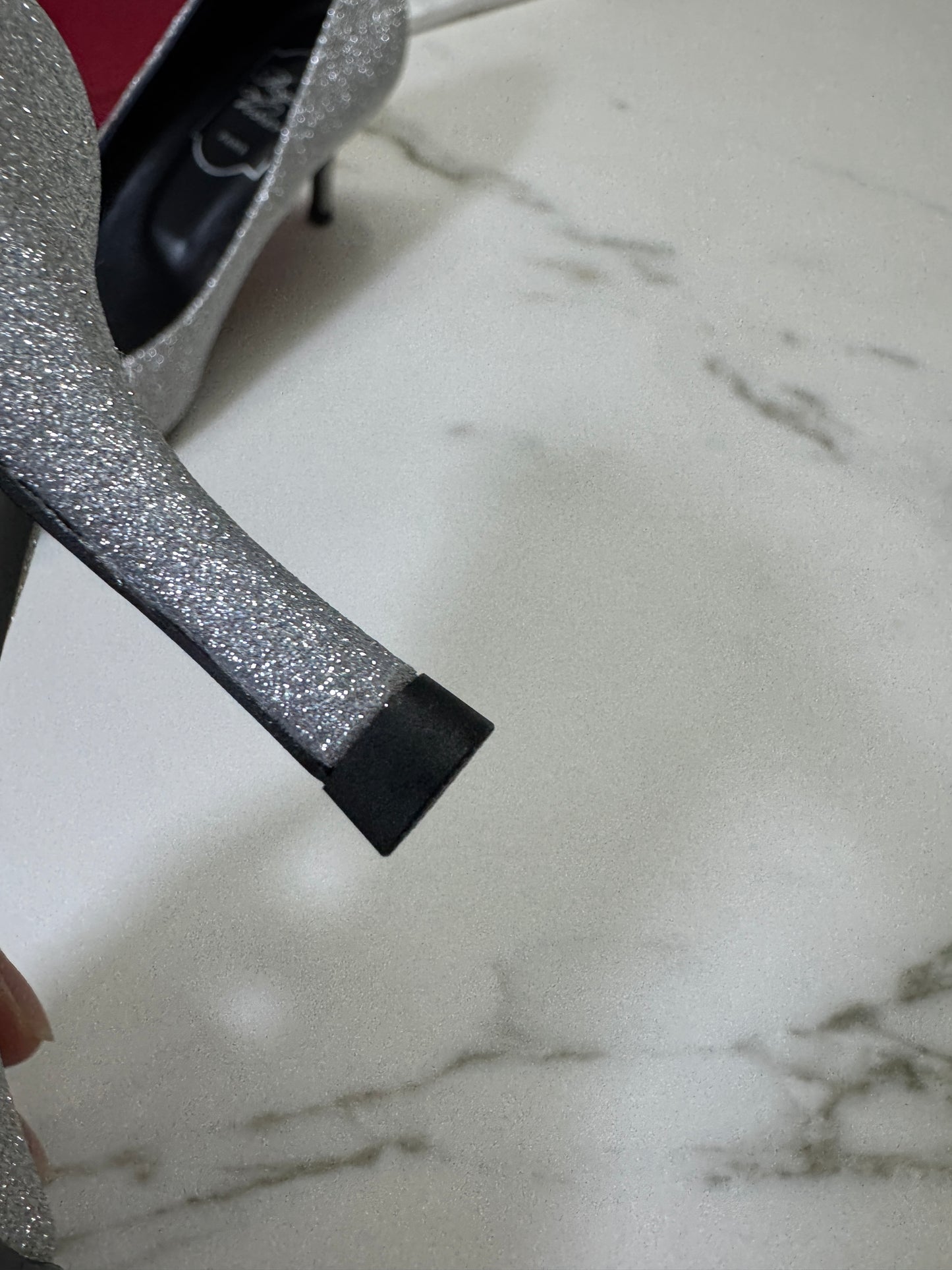 RV 銀色細閃 鑽扣高跟鞋 6cm