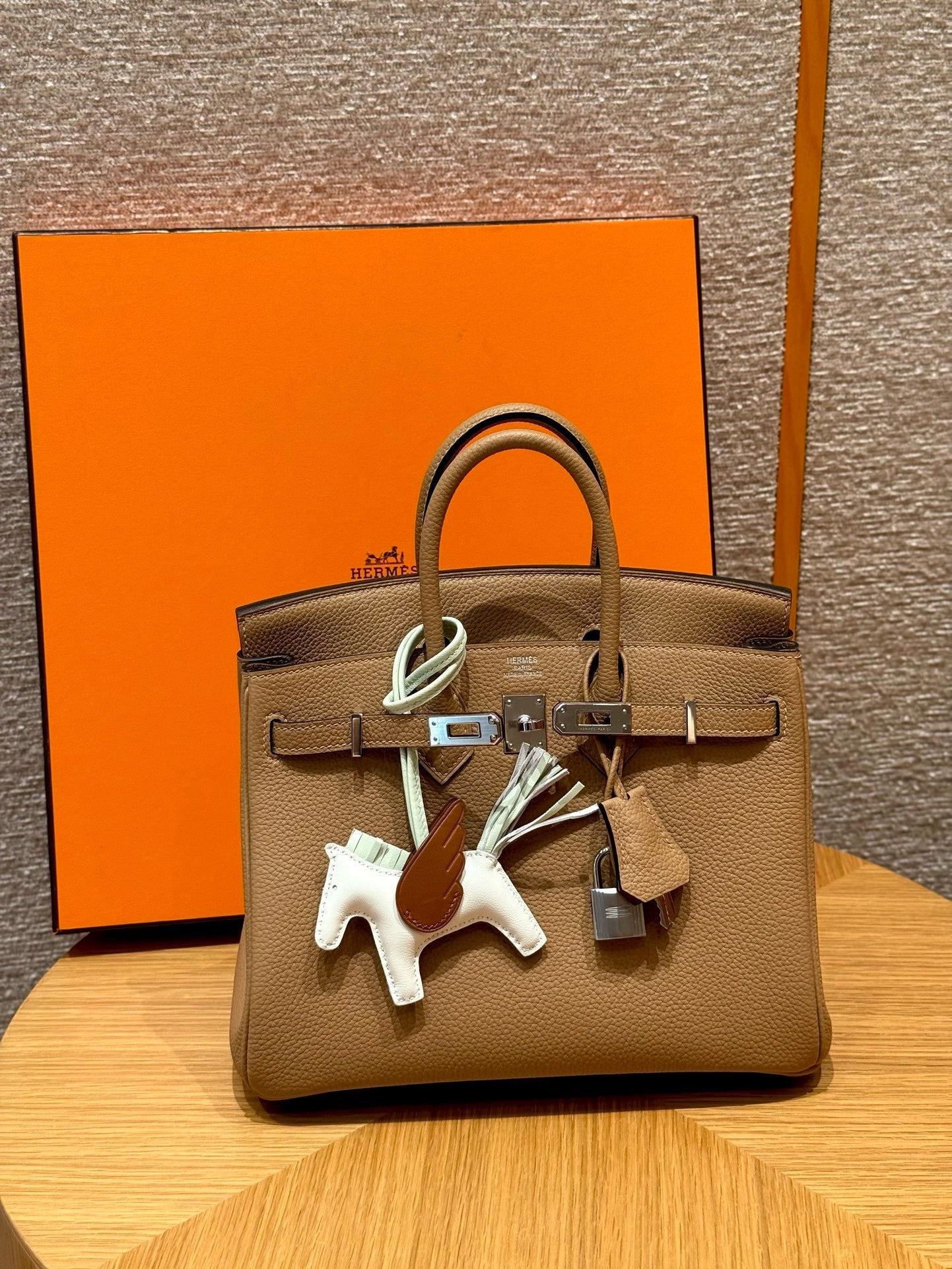 HERMES Birkin25 奶茶色 銀扣 swift 0M Chai