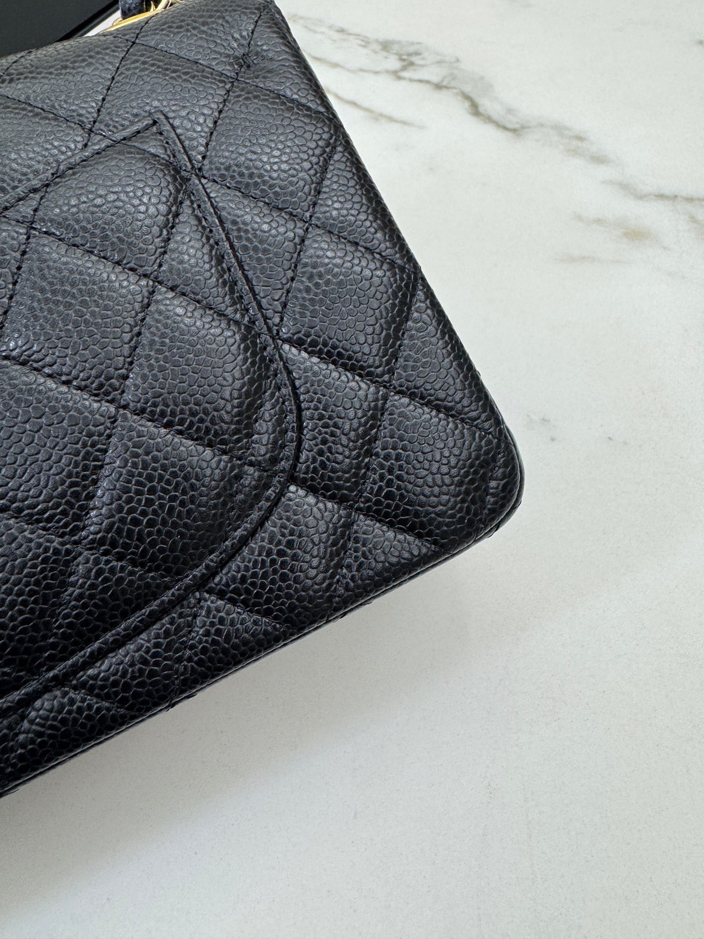 CHANEL CF23 黑金牛 CF Small