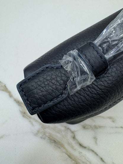 LORO PIANA Extra Pocket 19 海軍藍金扣