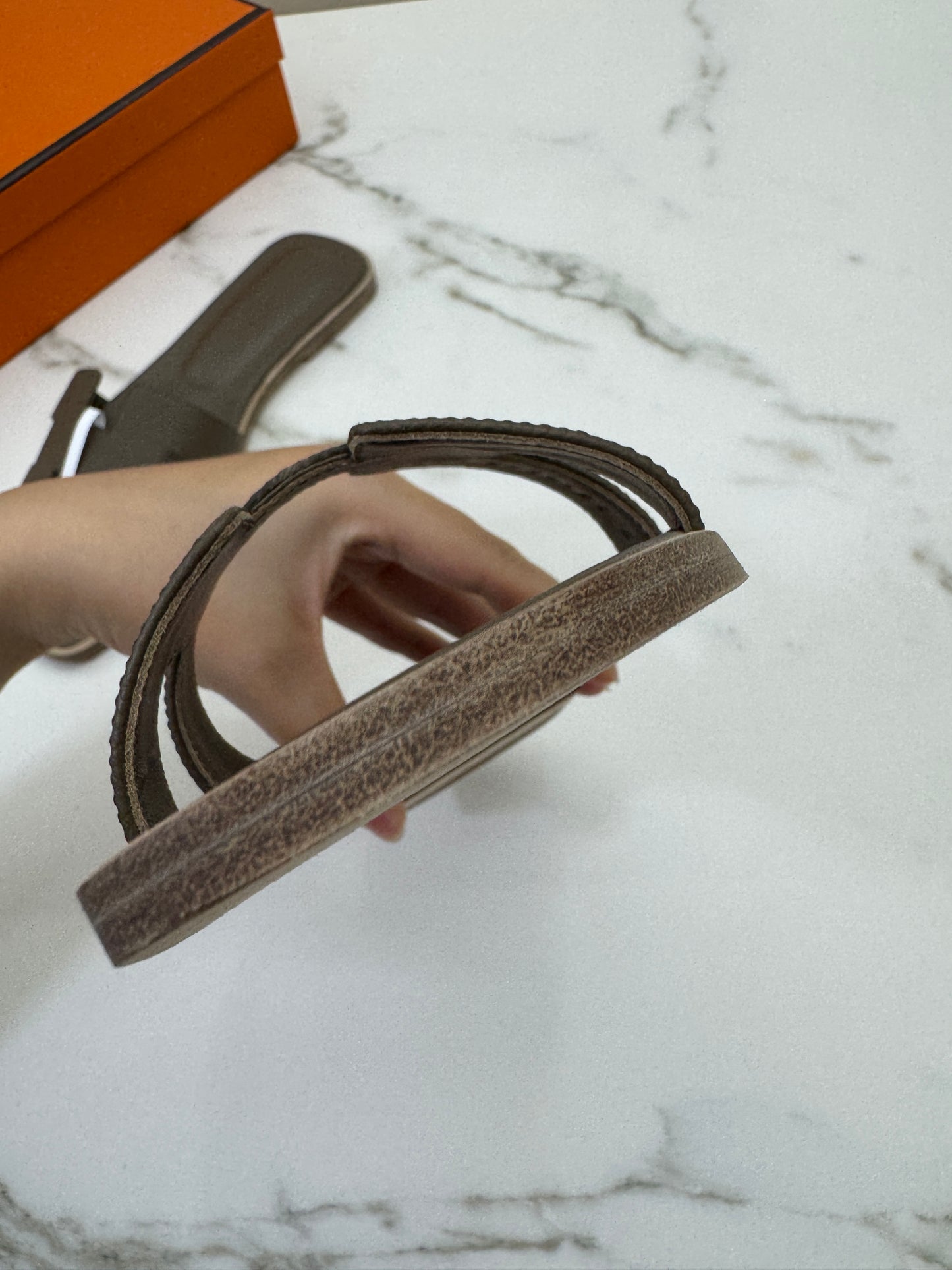 HERMES Oran 大象灰 Epsom