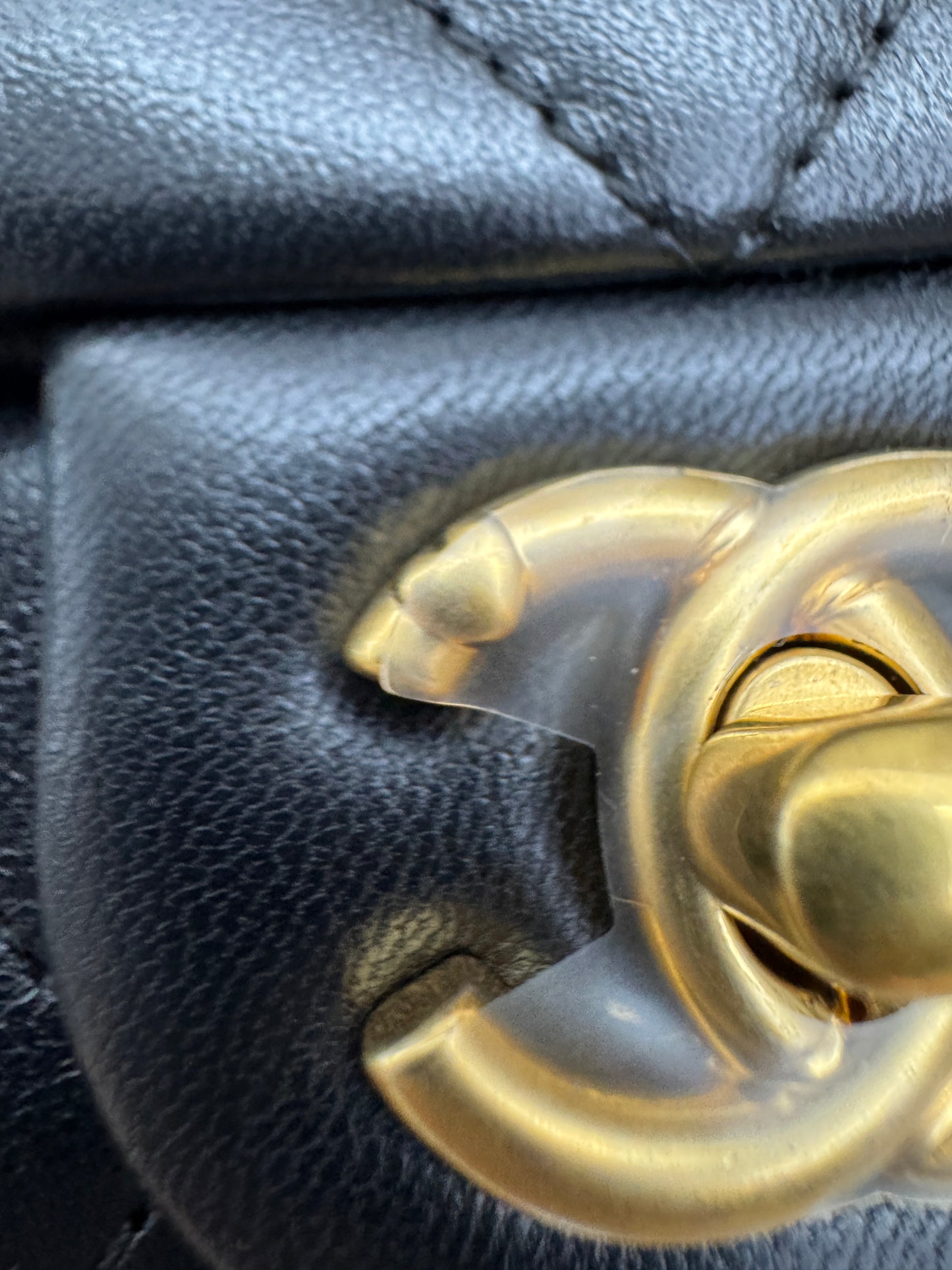 CHANEL 25P 愛心金球羊皮 黑色
