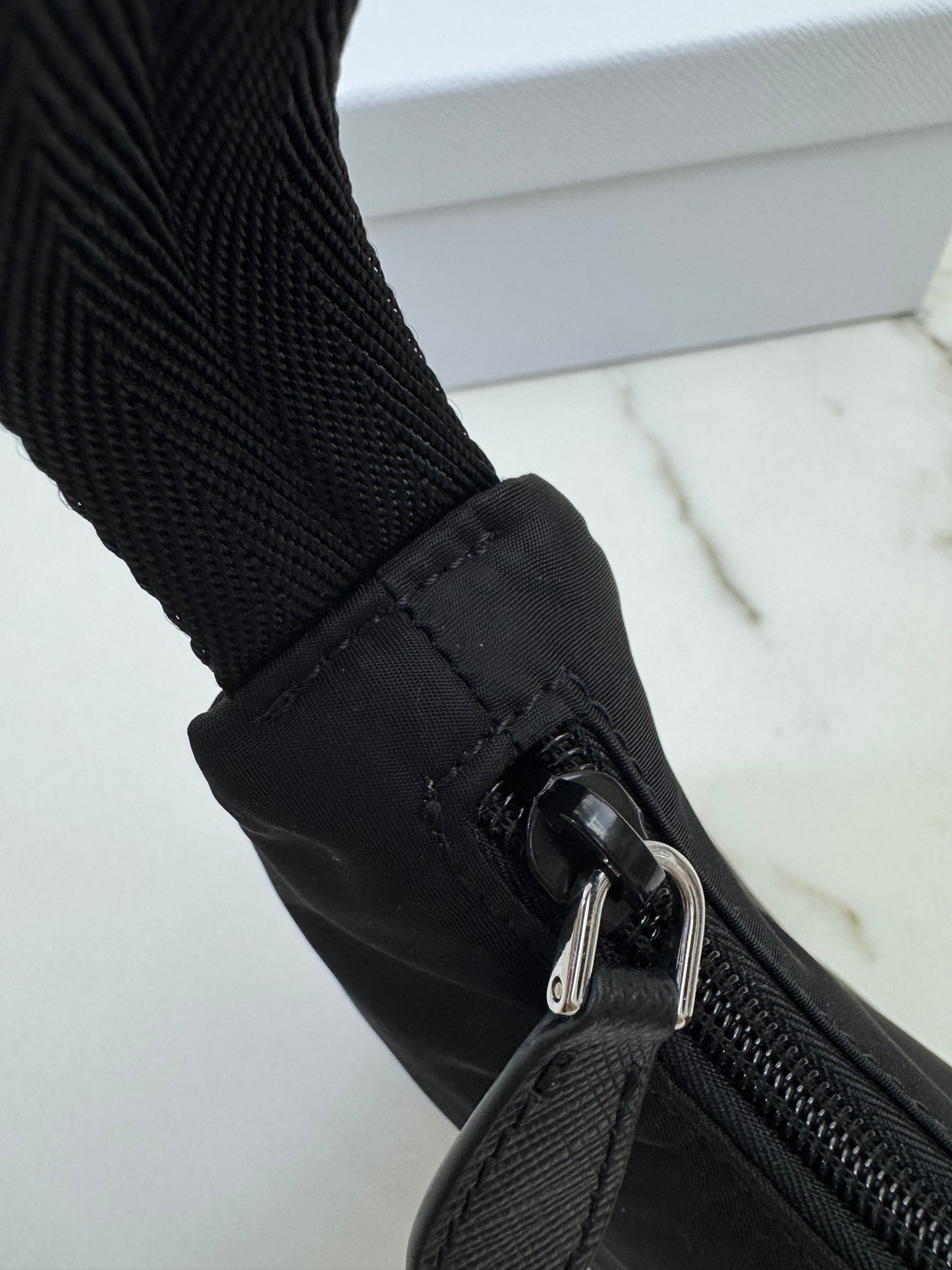 PRADA Re-nylon Hobo 舊版