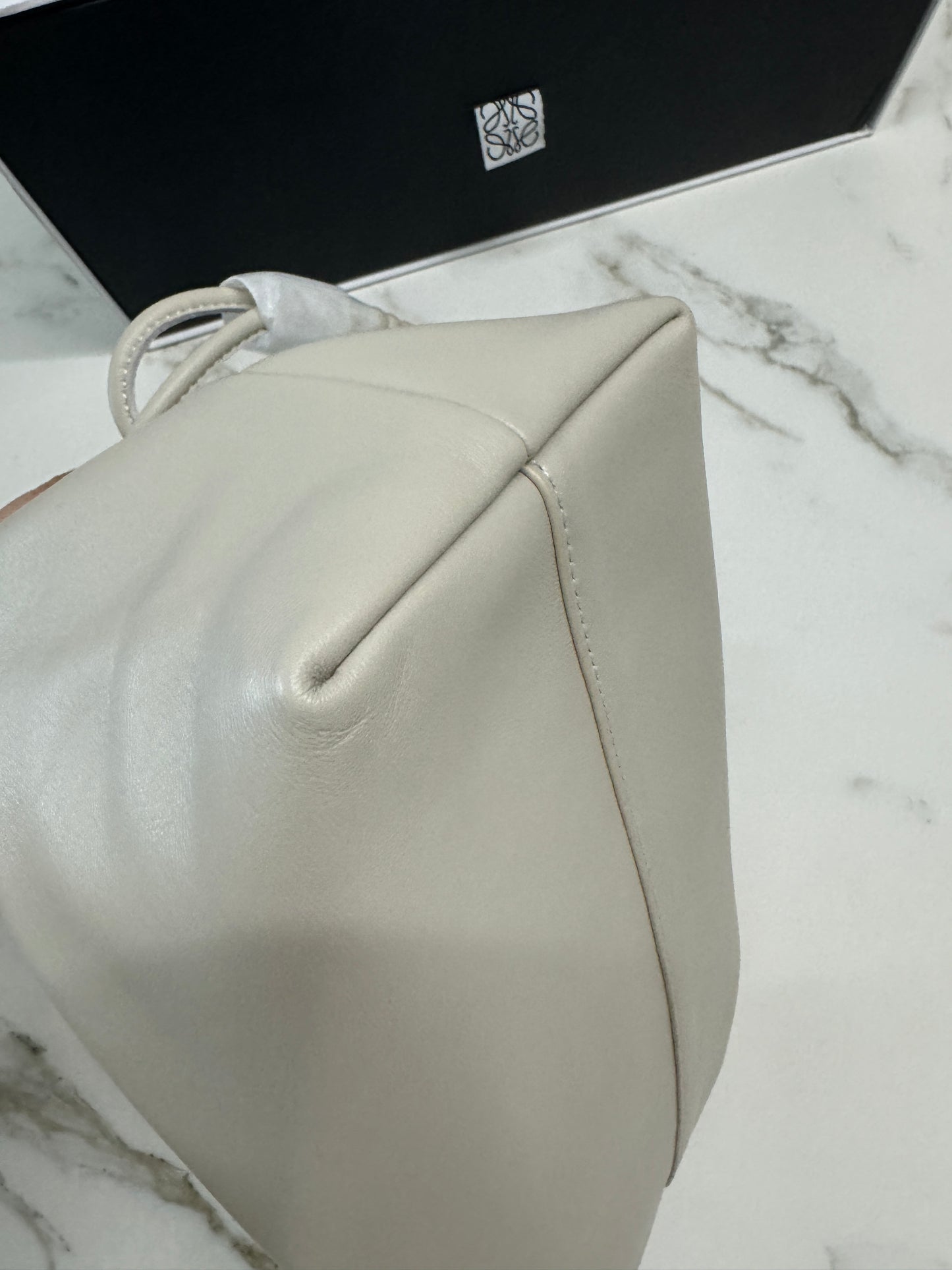 LOEWE Flamenco Purse 海鹽白 Medium Sea Salt