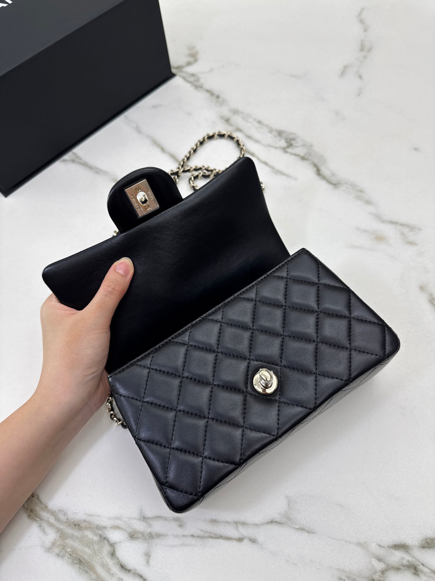 CHANEL Mini CF Handle 黑色羊皮淺金扣 Black Lambskin with GHE