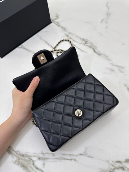 CHANEL Mini CF Handle 黑色羊皮淺金扣 Black Lambskin with GHE