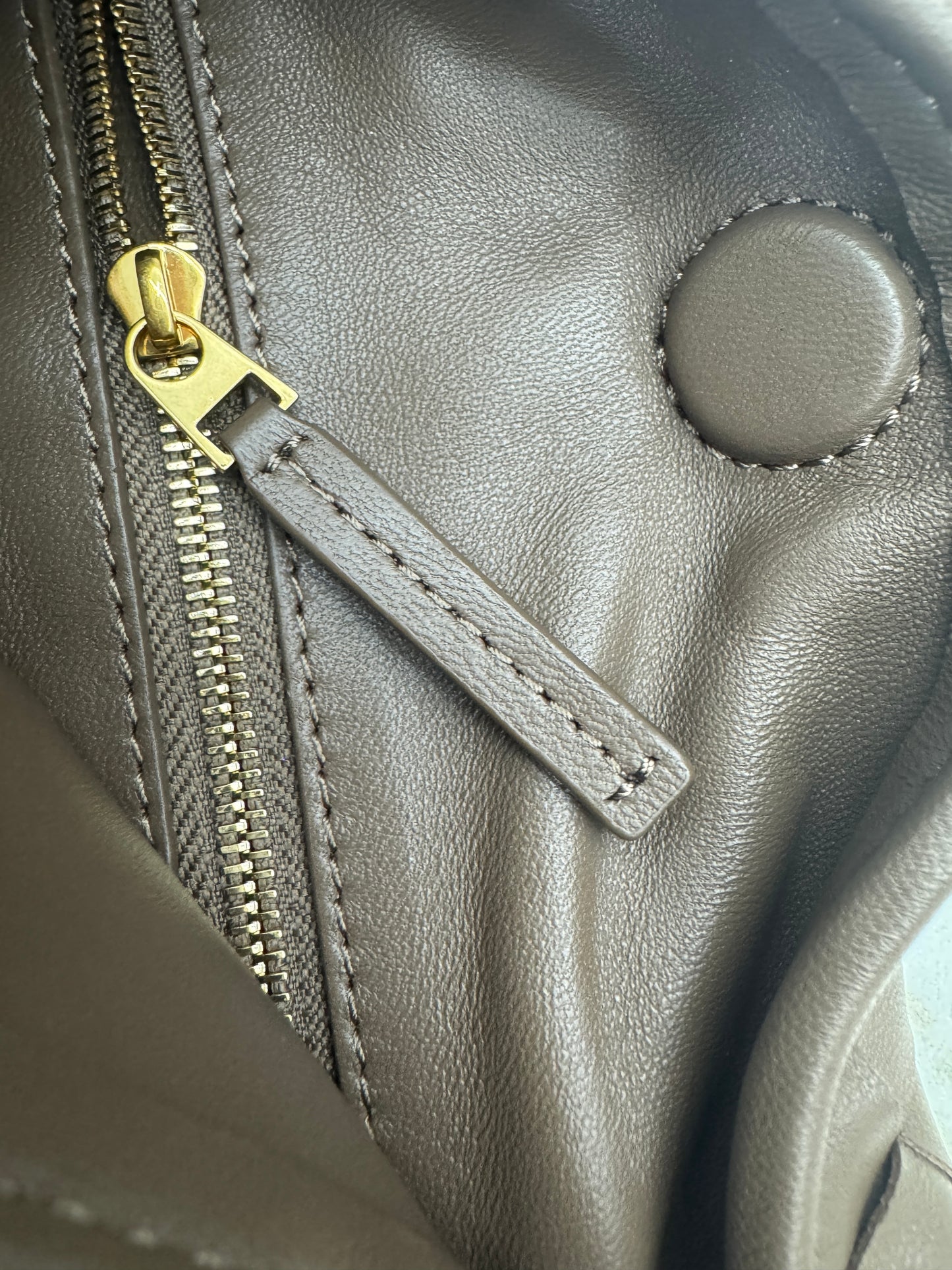 BV Hop Small Pinecone