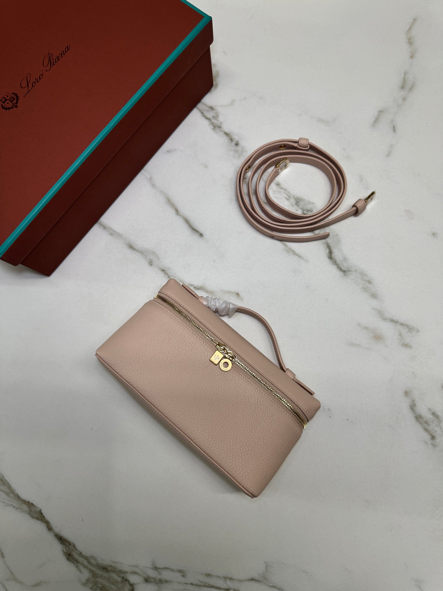 LORO PIANA Extra Pocket 19 奶油蜂蜜色 Creamed Honey