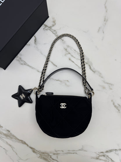 CHANEL 25N Coco Neige 滑雪系列 絲絨尼龍 半月Hobo