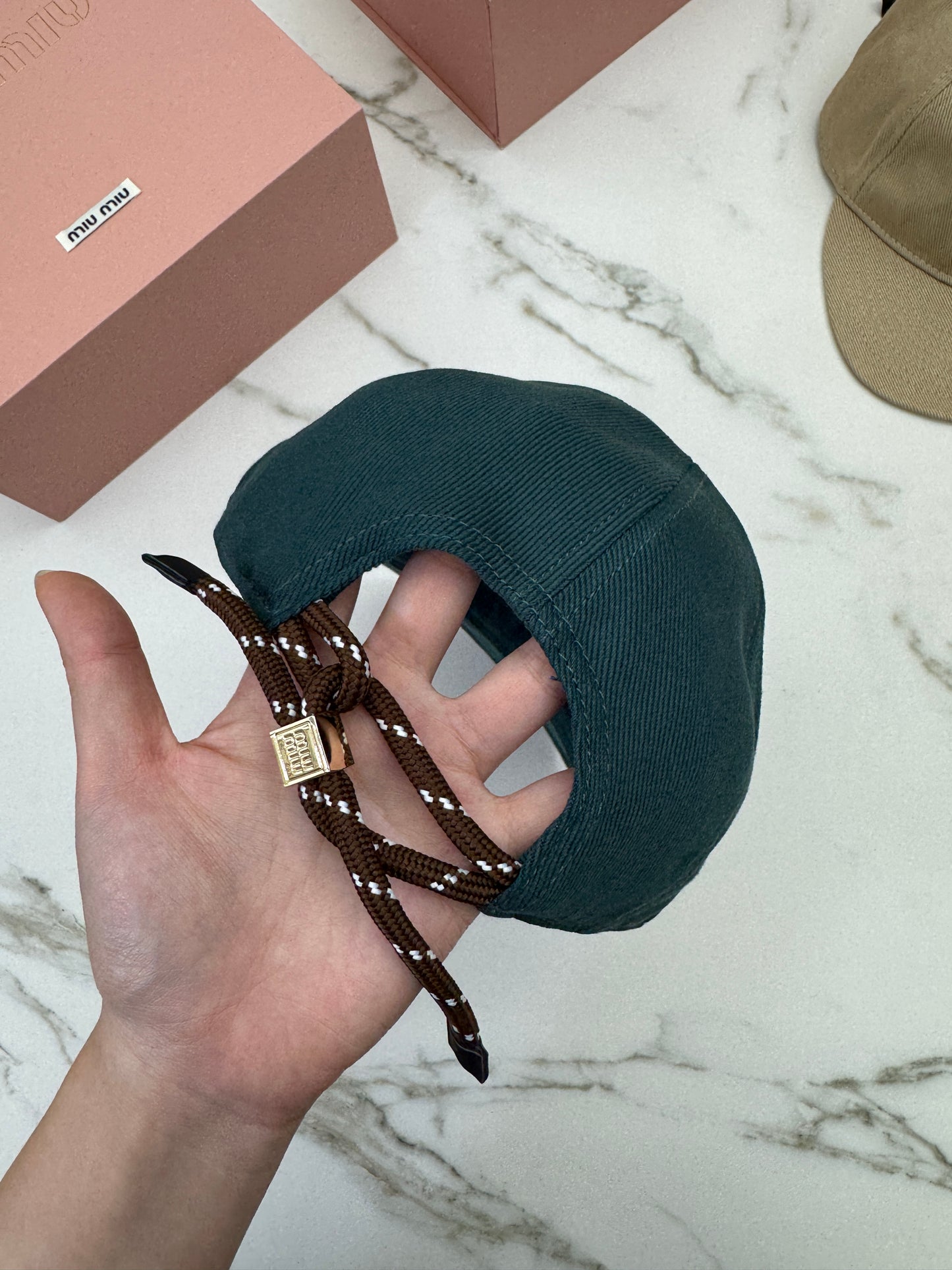 MIU MIU 軟頂鴨舌帽