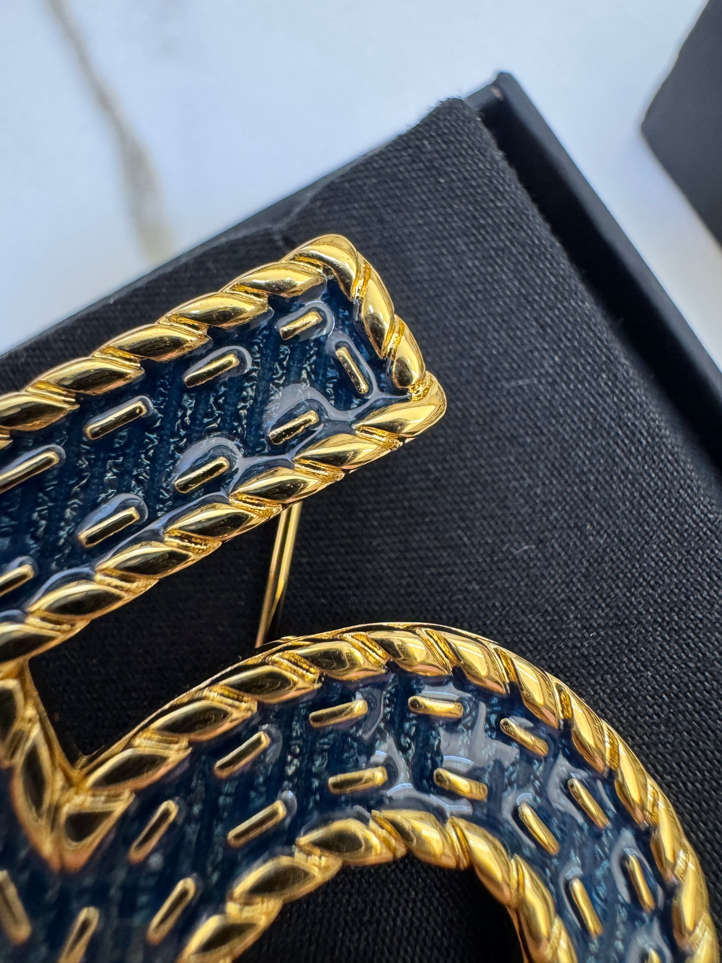 CHANEL 牛仔5號 胸針