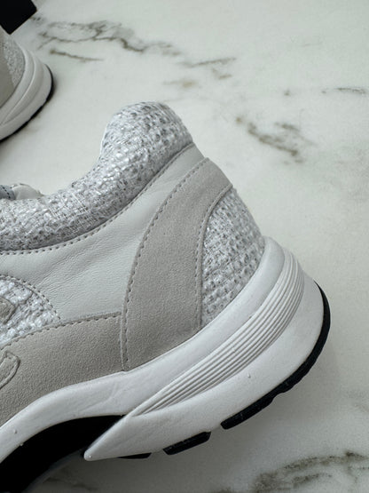 CHANEL 銀白色粗花呢Tweed Sneakers