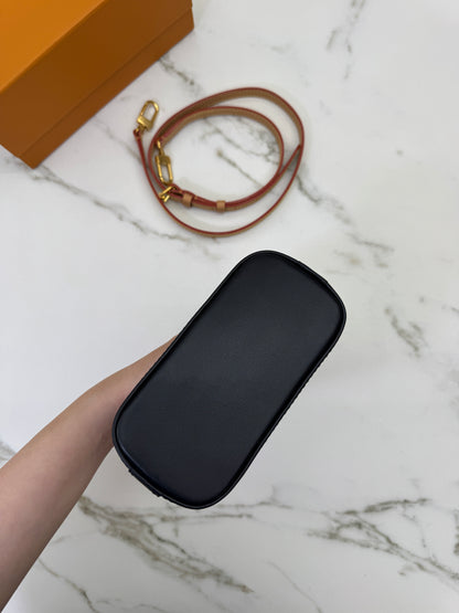LV Nano Alma 沙丘色