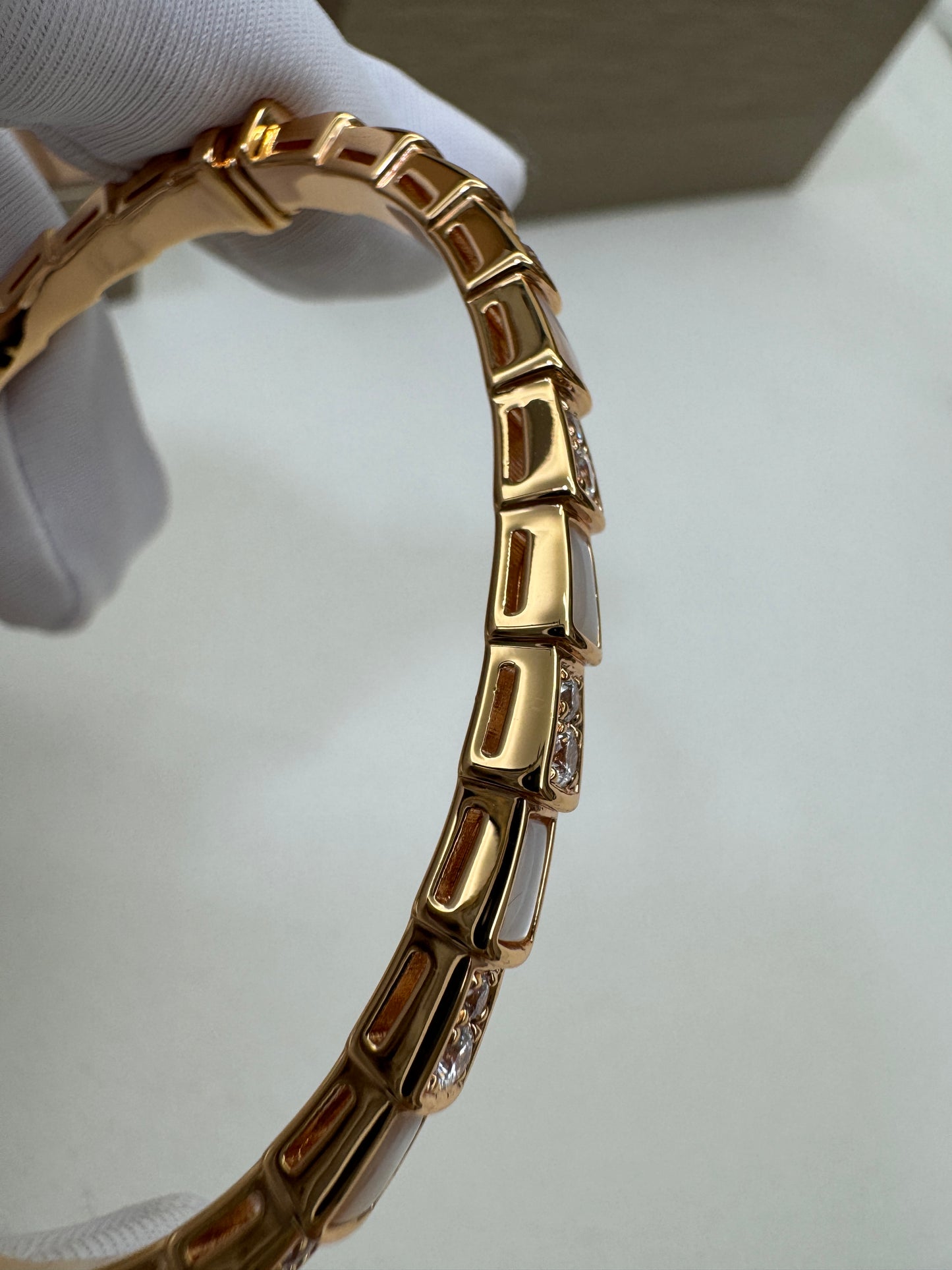 BVLGARI Serpenti Bracelets白貝母玫瑰金手鐲