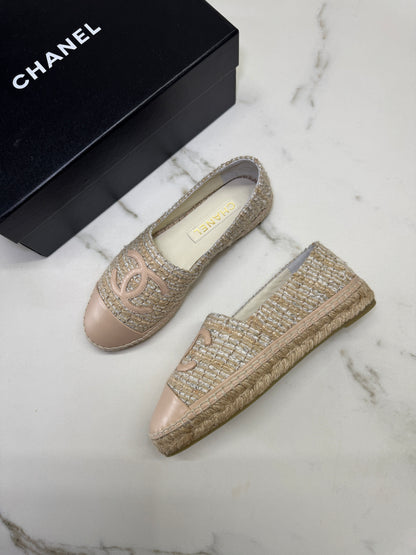 CHANEL 淺杏色軟呢漁夫鞋