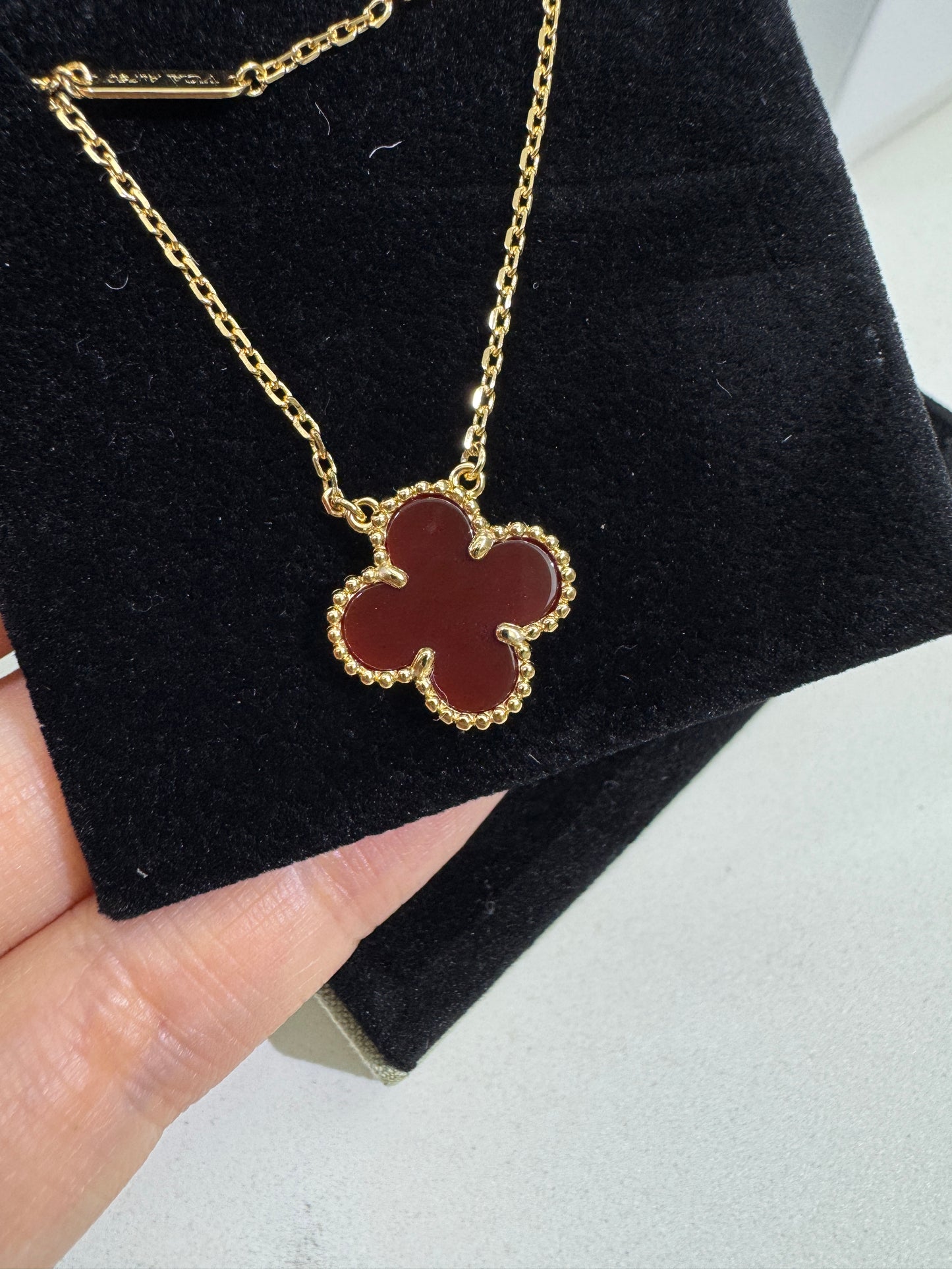 VCA Vintage Alhambra Necklace 紅玉髓