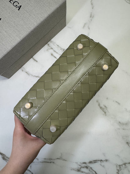 BV Wallace Travertine 洞石綠