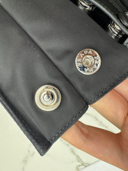 PRADA Cini 郵差包黑色 Medium