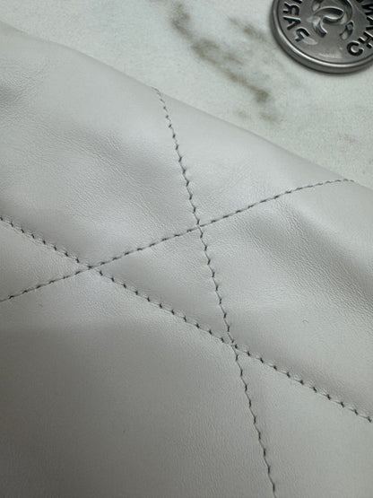 CHANEL 22Bag Small 白銀