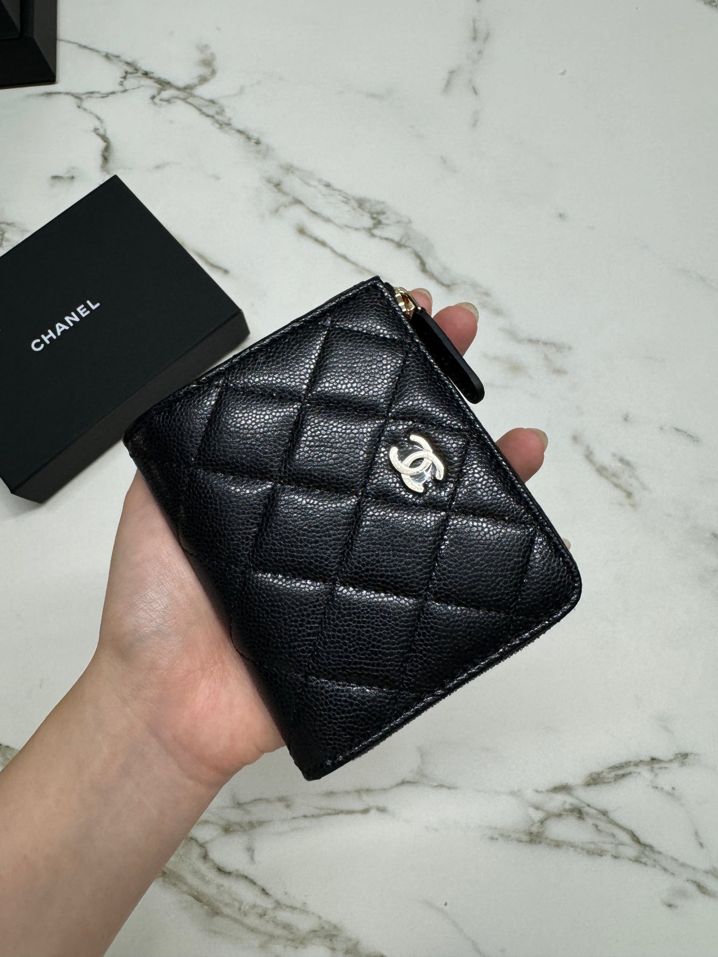 CHANEL L型拉鏈錢包 黑色 淡金扣