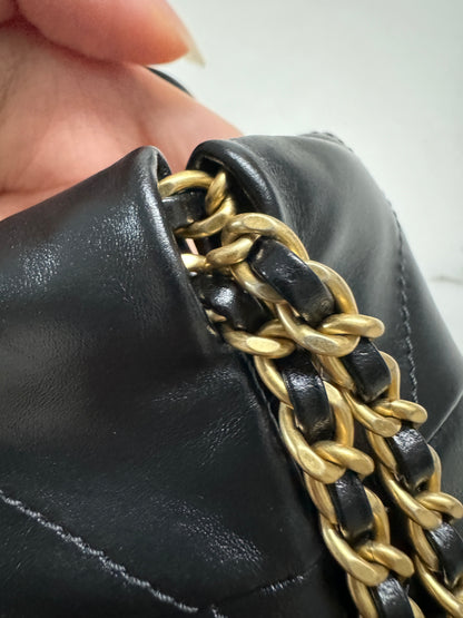 CHANEL 22 Backpack 黑金