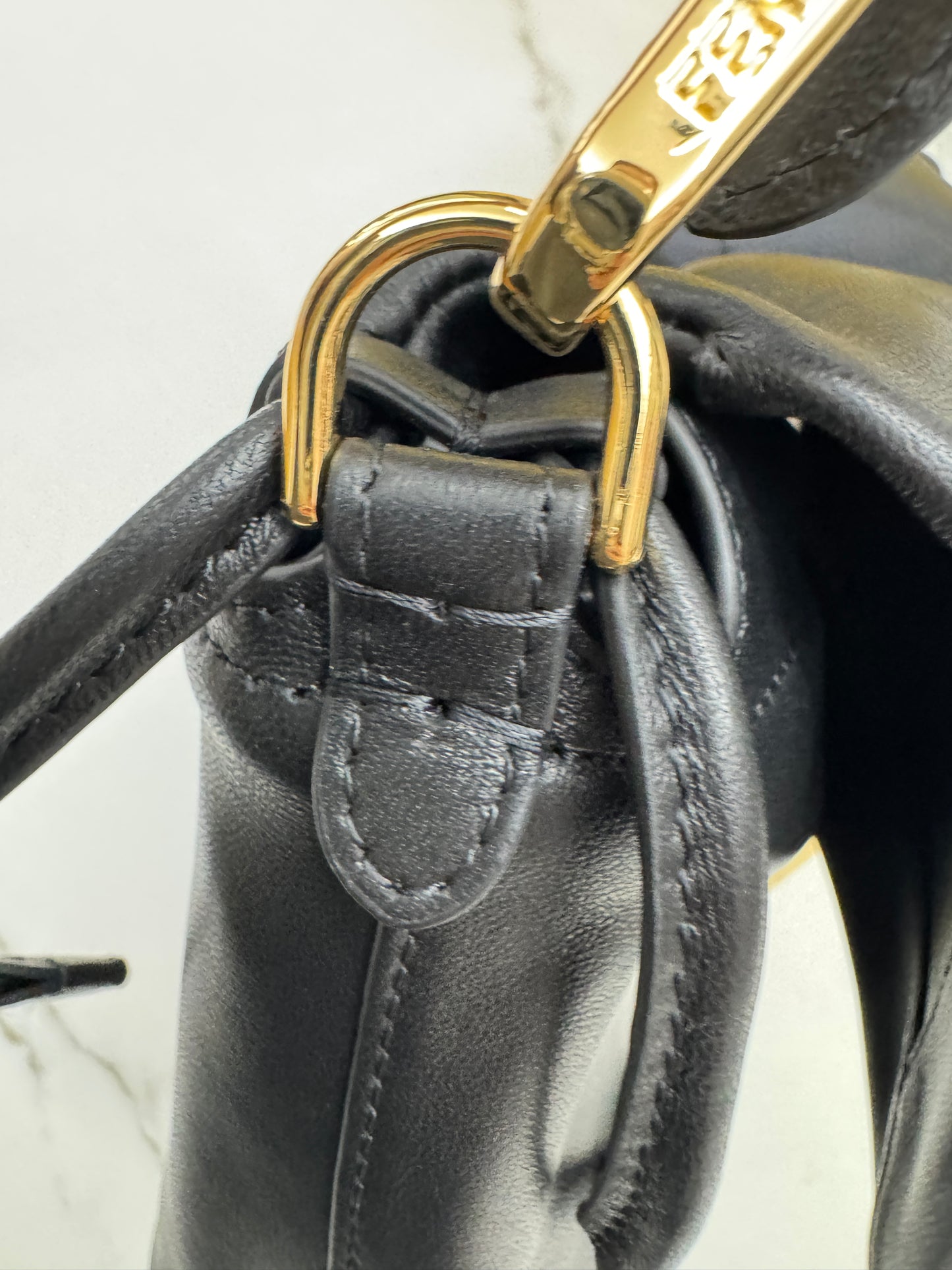 FENDI Mamma Baguette 黑色 Medium