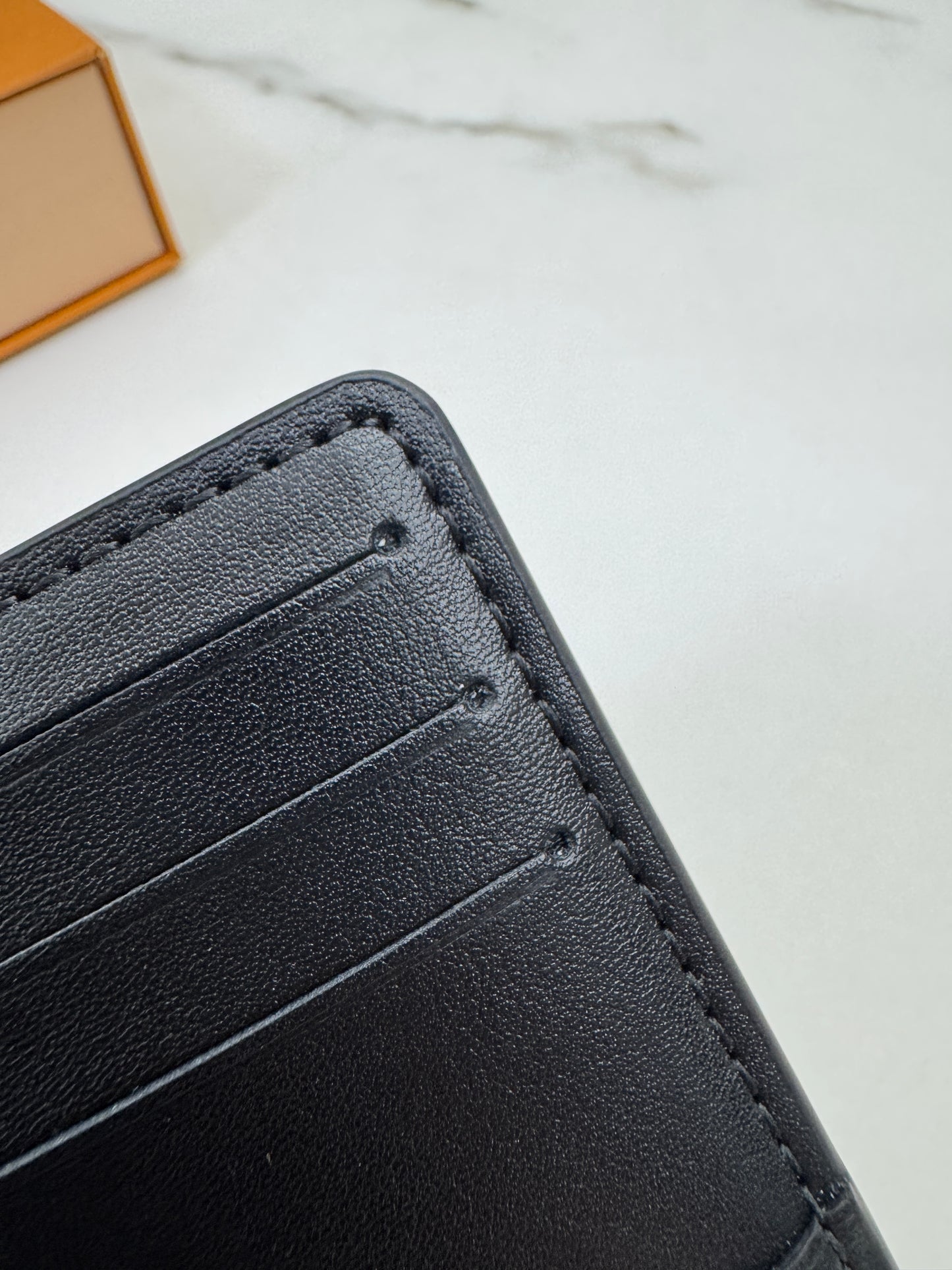 LV Pocket Organizer 黑色滑皮款Monogram Shadow