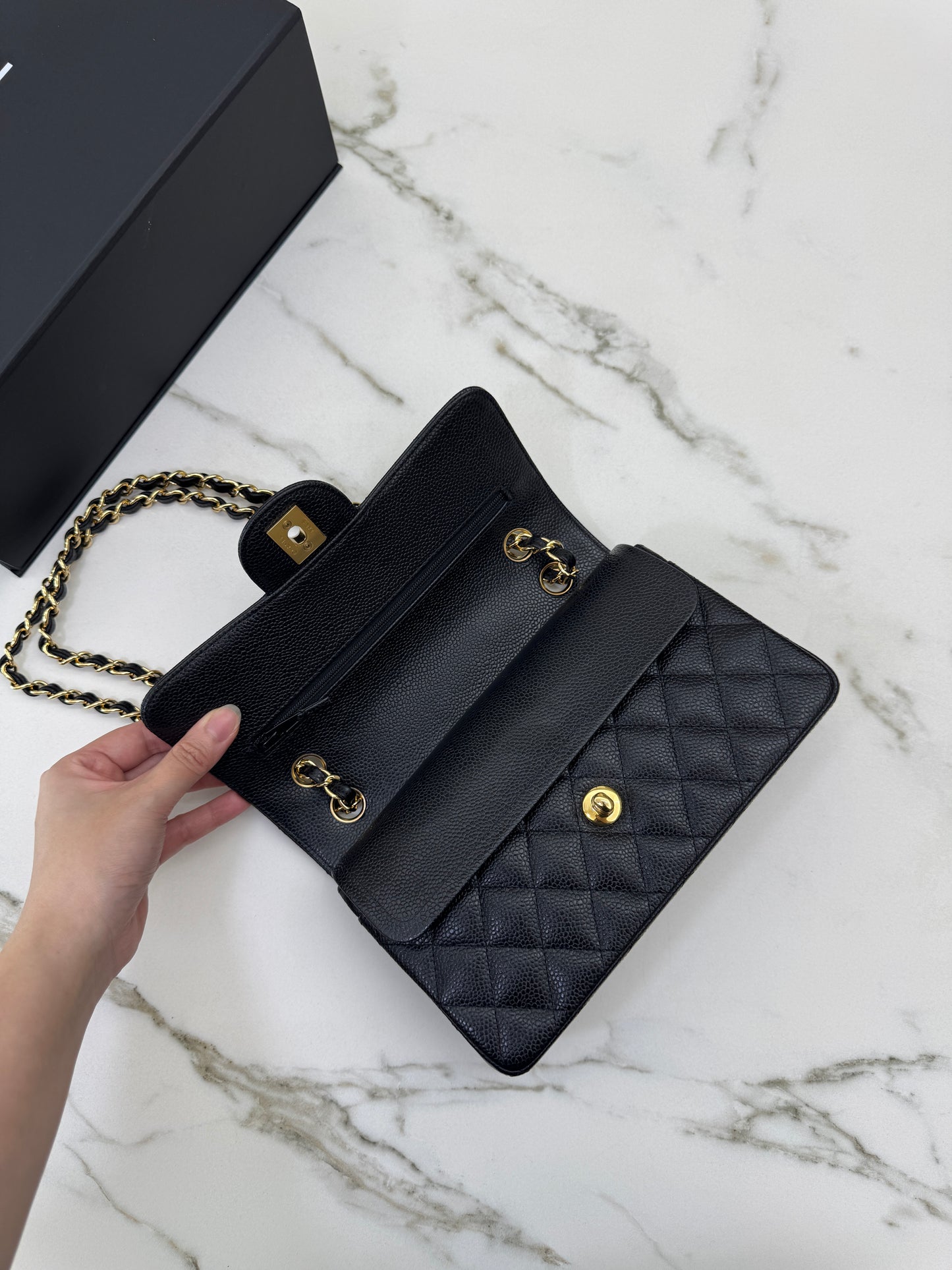 CHANEL CF23 黑金牛 CF Small