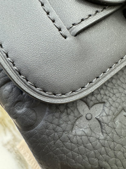 LV Steamer PM Ultra Black
