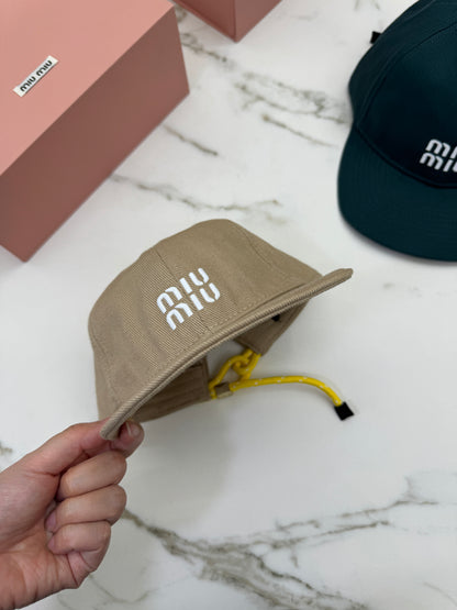 MIU MIU 軟頂鴨舌帽