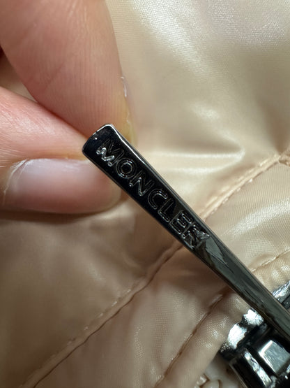 Moncler Maya 70 羽絨 光面淺粉紅色