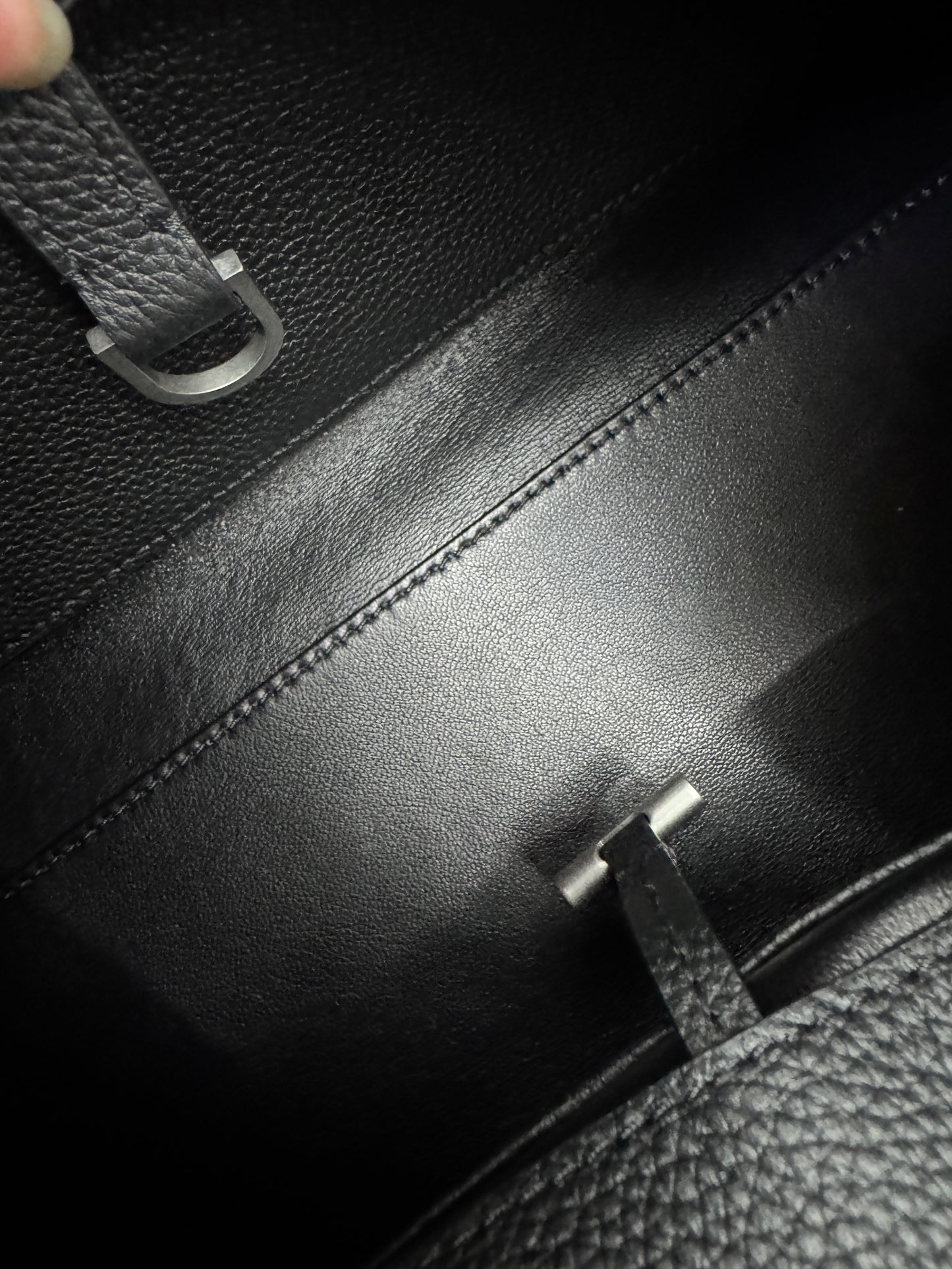 THE ROW Shoulder Marguax 12 黑色荔枝紋 Black Grained Calfskin