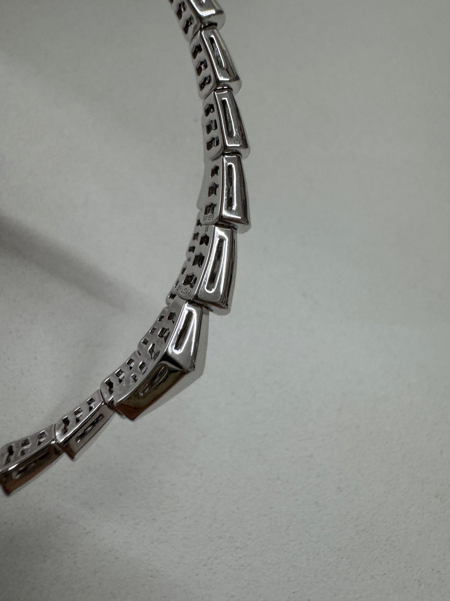 BVLGARI Serpenti 滿鑽手鐲 白金色